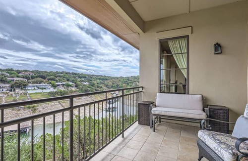 Lakeway Condo | 🌊 Lake Travis Views with Resort Pools | Lakeway Village Cove Escape 🌴