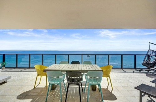 Mid Beach Apartment | Luxury Oceanfront Condo 2BR 2.5BA with 700Sqft Terrace, Sauna, Resort Amenities & Pools 1501