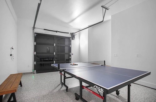 South Lamar Apartment | The ATX South Lamar Creekside Retreat with Hot tub