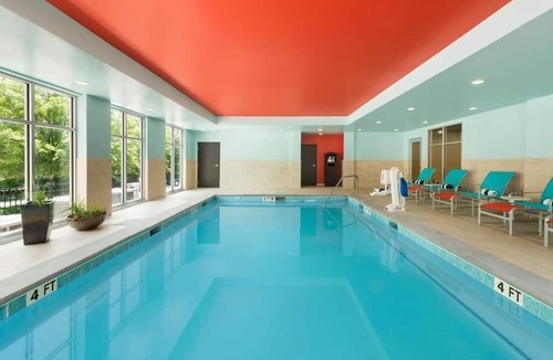 Sandy Springs Hotel | Pet-Friendly Getaway! Free Breakfast & Parking Near Perimeter Mall!