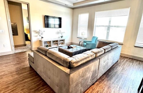 Lindbergh Apartment | Buckhead Oasis - Spacious 2bd, 2ba with Private Balcony