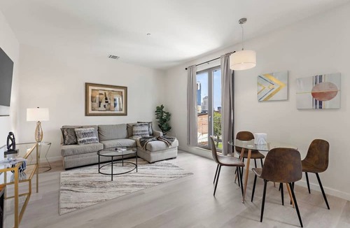 Newark Apartment | Scenic 2BR free parking 30 NYC!