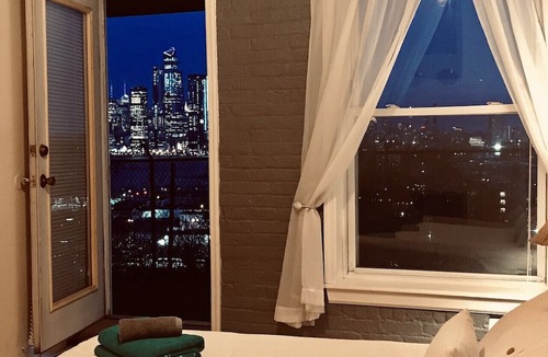 Union City Apartment | Stunning Empire State View - Apt # 4 - Sleeps 12! - 15 mins to NYC