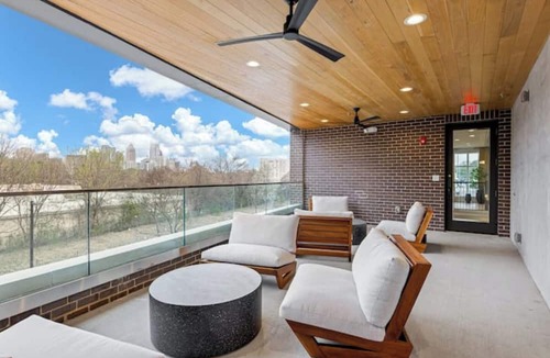 Virginia Highland Condo | Cozy 1-bedroom condo, fitness room in brilliant Atlanta-Ponce City Market Area