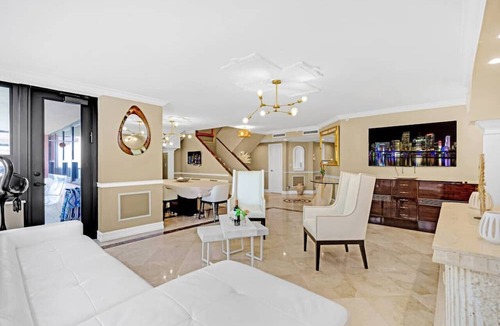 Mid Beach Condo | Huge Beachfront Lux Condo 2400sqft 5 Bedroom 5 Bathroom with Ocean and Bay Views