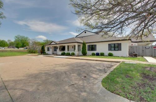 Louisburg House | The Saint Hotel: Boutique Suite Near Overland Park