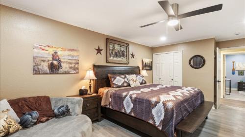 Grand Prairie House | Cowboys ATT StadiumTexas Rangers, Globe Life & Choctaw Field-6-Flags, TX Live
