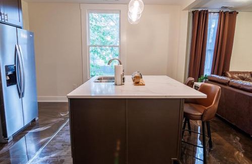 West End Villa | West End Luxury Haven