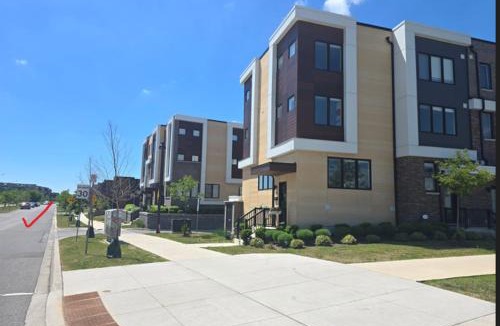 Downsview House | Downsview Park Retreat 1 - Rogers Stadium Getaway
