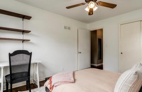Prairie Village House | Spacious Overland Park Home Walk to Dining 20 Min to Stadium
