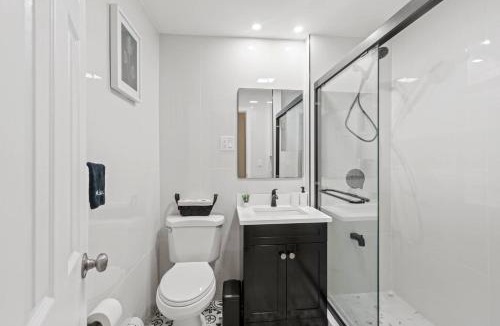 North Bergen Apartment | Group Retreat 15Min to NYC, MetLife, Mall, FREE Pa