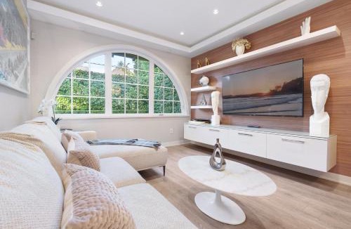 Kitsilano House | Quiet Kits Oasis. 2BR, Patio and Private Garage