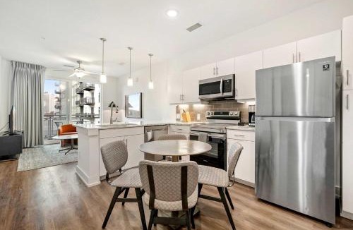 SoNo Apartment | 1B1B Midtown Apartment Private Balcony, Views, Gym - 1B4