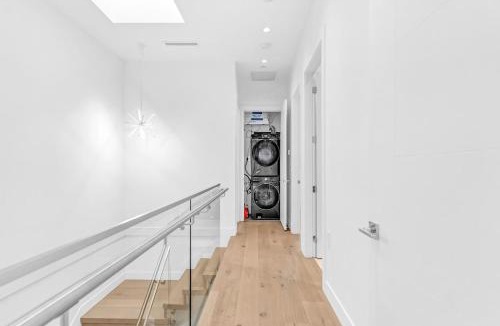 Riley Park House | MAJOR INTERNATIONAL SPORTING EVENT 2026 vancouver luxury stay sleeps 7 free parking city center