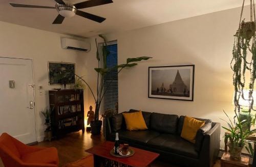 East Harlem Apartment | Sunlit Luxury 2BR Harlem Brownstone Retreat - Near Express Trains