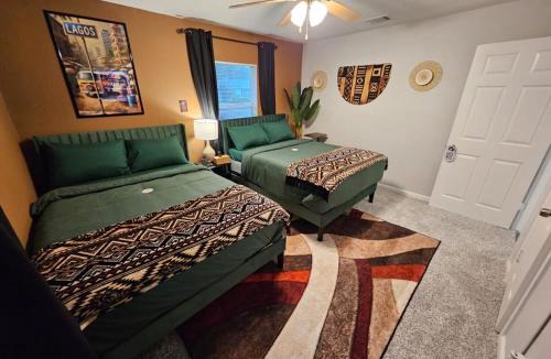 Foster Place House | 3BR Houston with Grill, Hot Tub and Game Room near NRG, Downtown and Hobby Airport