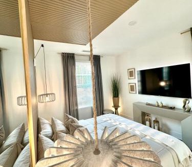 Garden Hills Apartment | Buckhead Luxury Stay with Mood Lighting and Free Parking