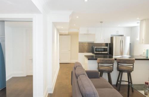 Fairview Apartment | Bright 2 Bed Basement Near Square One Mall Family Friendly Stay