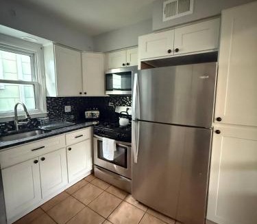 The Heights Apartment | Comfortable Stay Near NYC