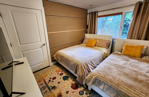 West Vancouver House | 2BD Guest Suite Sleeps 6 Near Downtown & Beach