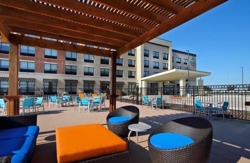 Frisco Hotel | Holiday Inn Express & Suites Dallas Frisco NW Toyota Stdm by IHG