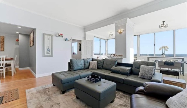 The ATL Sky Suite 3BR Downtown Penthouse