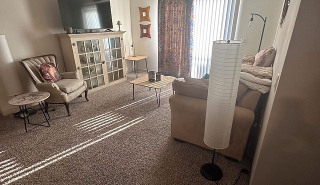 Charming 2-bedroom apartment with AC, full fitness room in Houston