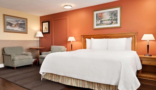 Travelodge by Wyndham Richmond Hill