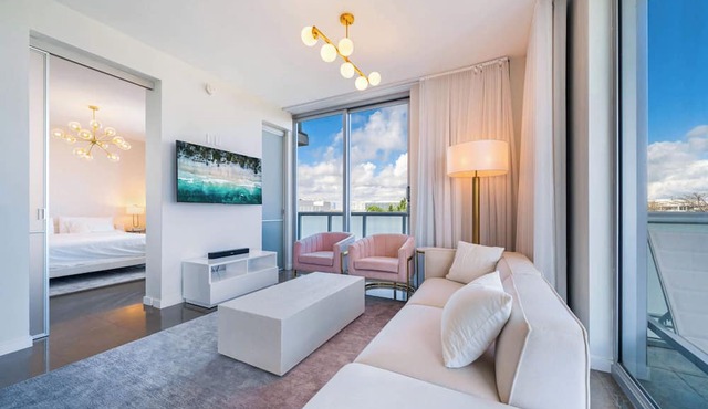 Ocean View Elegance | Rooftop Pool, Beach Access