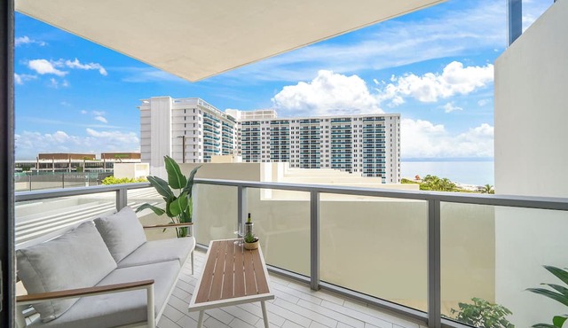 W South Beach: Oceanview Condo with Pool & Direct Beach Access