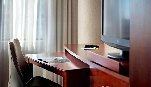 Stay Close to Cumberland Mall! Pet Friendly Property w/Indoor Pool