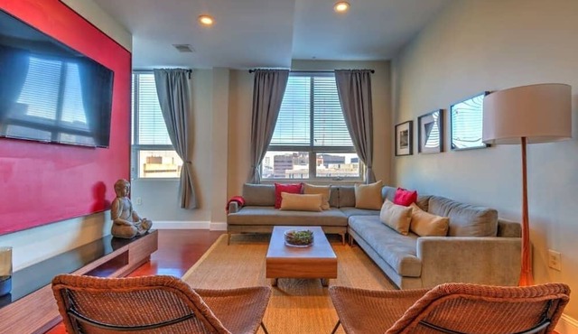 Center City | Spacious | Hosted By StayRafa