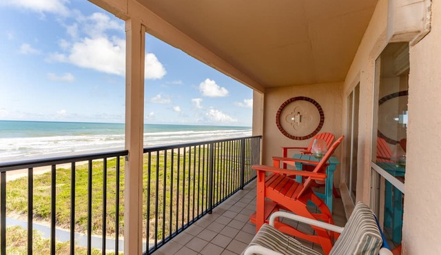 Suntide II 505 - Top Floor Condo w/Vaulted Ceilings, Private Balcony, Beachfront Pool & Spa, Direct Ocean Access