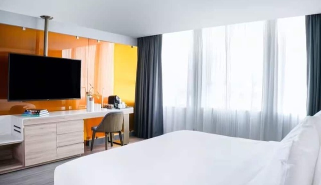 Relax and Unwind in Our Chic Urban Oasis | Pets Are Allowed | Airport Shuttle