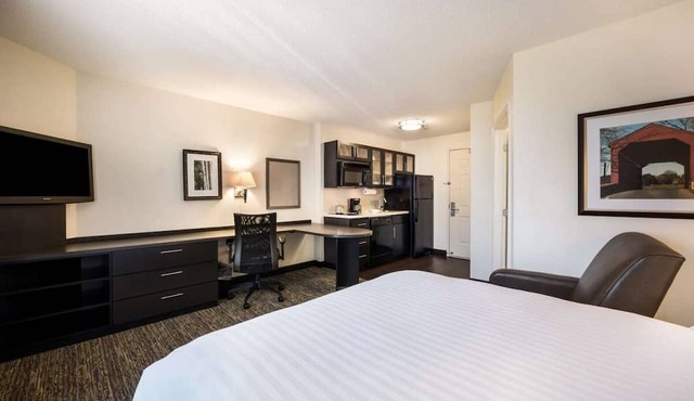 Your Adventure Awaits! Pet-Friendly Property Near NASA Johnson Space Center!