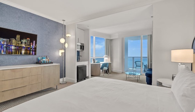 Junior Suite Direct Ocean View Fontainebleau