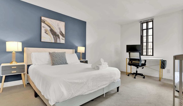 Luxury 1BD | Center City | 2 Beds | By JFK plaza