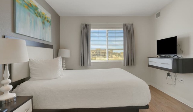 Simplicity At the Rim 1304 I Comfy 2 Bed 2 Bath