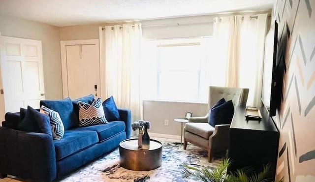 01 Spacious 3 bdrm close to FLL & Port Everglades