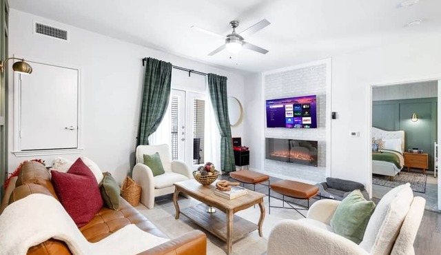 Regal Hideaway | Pool Near Lackland + Med Ctr Gym!