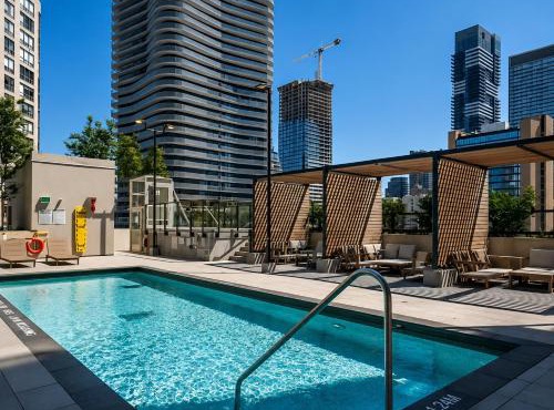 Regis Suites - Downtown Toronto