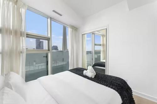 Spacious Downtown 3BR Walk to Union Station