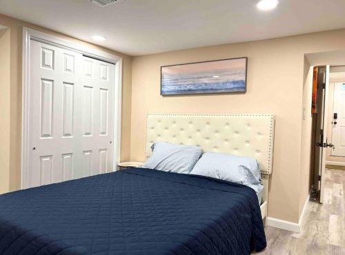 Lovely and newly constructed downtown studio